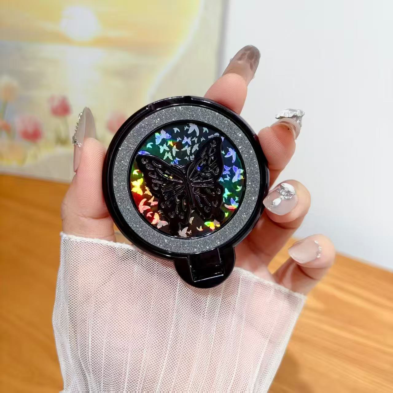 The universal phone holder is  - Phone Cases You Can Design reseña y precio